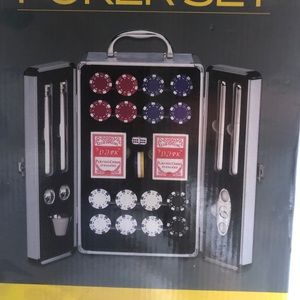 Over 170 piece poker and beverage set
